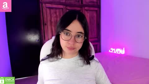 Snapshot of alicee_2 chatting on February 2026 05:06:02 PM Aliceee .. 97YP9VWGZHrefnav wishlist lists 1 online show from February 2026 05:06:02 PM