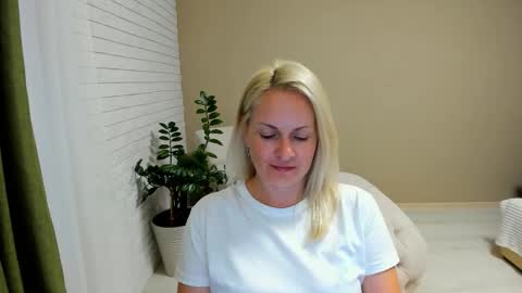 Alicee online show from September 2025 08:09:02 PM