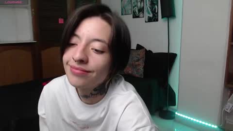 alicee_logan_ online show from September 2025 02:00:02 AM