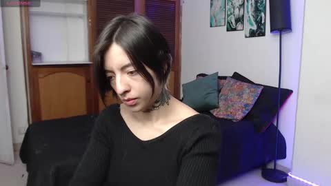 alicee_logan_ online show from October 2025 01:56:01 AM