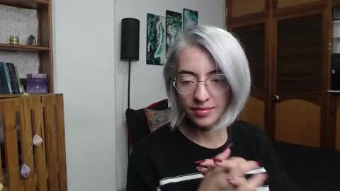 alicee_logan_ online show from February 2026 01:46:02 AM