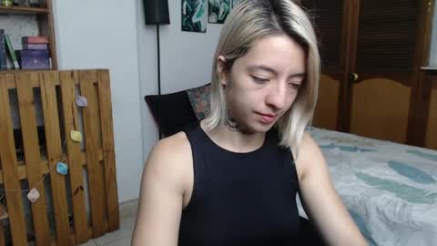 Snapshot of alicee_logan_ chatting on May 2026 01:54:02 AM alicee_logan_ online show from May 2026 01:54:02 AM