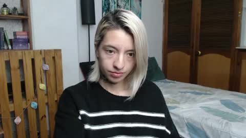 Snapshot of alicee_logan_ chatting on May 2026 01:44:01 AM alicee_logan_ online show from May 2026 01:44:01 AM