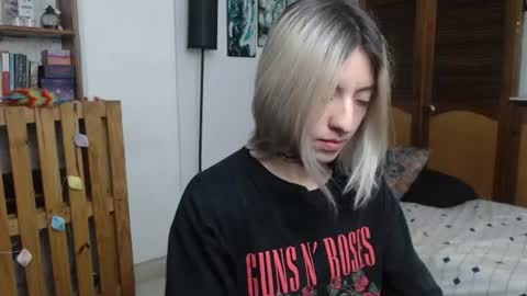 alicee_logan_ online show from July 2026 01:43:02 AM