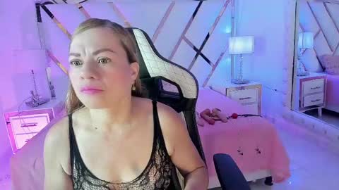 alicee online show from May 2026 04:32:02 AM