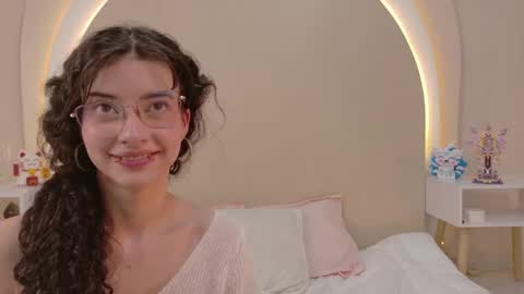 Snapshot of alicee_rodriguez chatting on April 2026 05:17:02 PM alice online show from April 2026 05:17:02 PM