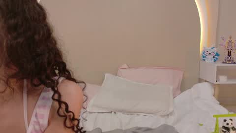 Snapshot of alicee_rodriguez chatting on April 2026 05:15:01 PM alice online show from April 2026 05:15:01 PM