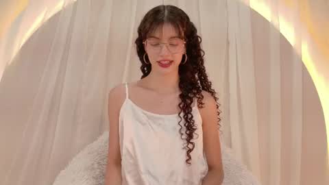 Snapshot of alicee_rodriguez chatting on July 2026 05:48:02 PM alice online show from July 2026 05:48:02 PM