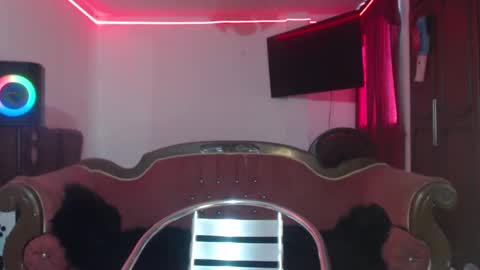 aliceesmiths online show from February 2025 06:08:02 PM