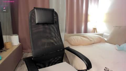 Daniella online show from November 2025 02:16:01 PM