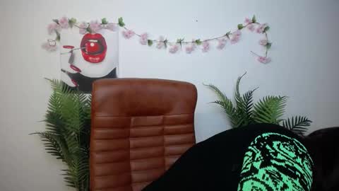 Snapshot of aliceinks chatting on February 2026 07:01:02 AM AliceInks online show from February 2026 07:01:02 AM