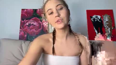 aliceinlustland online show from May 2026 01:07:01 PM