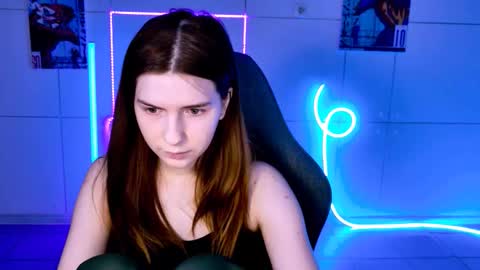 Snapshot of aliceinredsquare_ chatting on October 2025 05:15:01 AM Alice online show from October 2025 05:15:01 AM