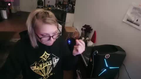 Snapshot of aliceliddell710 chatting on September 2025 02:33:01 AM Alice Liddell online show from September 2025 02:33:01 AM