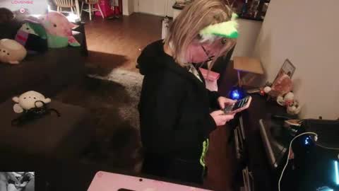 Snapshot of aliceliddell710 chatting on September 2025 05:31:01 AM Alice Liddell online show from September 2025 05:31:01 AM