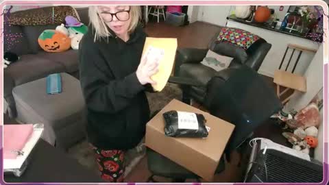 Snapshot of aliceliddell710 chatting on November 2025 07:15:02 PM Alice Liddell online show from November 2025 07:15:02 PM