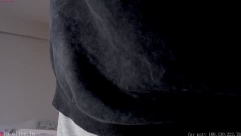 Elle online show from February 2025 11:44:02 AM