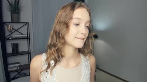 Snapshot of alicemelison chatting on December 2025 06:08:02 AM Serena online show from December 2025 06:08:02 AM