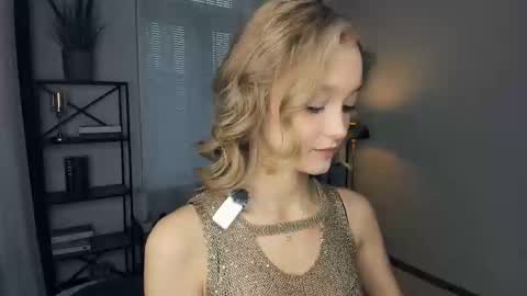 Snapshot of alicemelison chatting on January 2026 07:01:02 AM Serena online show from January 2026 07:01:02 AM