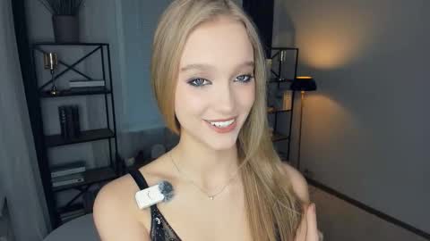 Snapshot of alicemelison chatting on January 2026 07:21:01 AM Serena online show from January 2026 07:21:01 AM