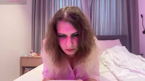 AlicePinkhead online show from December 2025 08:32:02 AM