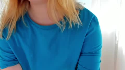 Snapshot of alicepopsy chatting on June 2026 02:01:01 PM Alice online show from June 2026 02:01:01 PM