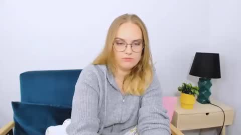 Snapshot of alicesensitive chatting on October 2025 12:08:02 PM alicesensitive online show from October 2025 12:08:02 PM