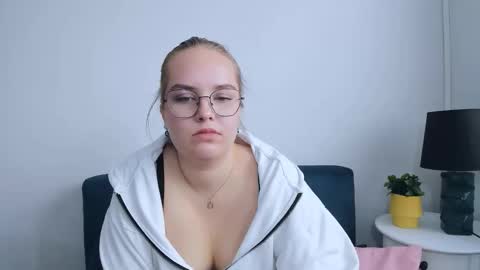 Snapshot of alicesensitive chatting on October 2025 08:55:02 AM alicesensitive online show from October 2025 08:55:02 AM