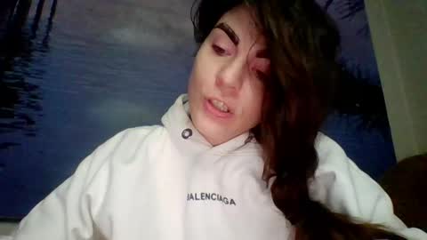 Snapshot of alicetailorrr chatting on May 2026 06:37:01 PM AliceTailorrr online show from May 2026 06:37:01 PM