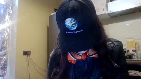 Snapshot of alicetailorrr chatting on May 2026 06:43:02 AM AliceTailorrr online show from May 2026 06:43:02 AM