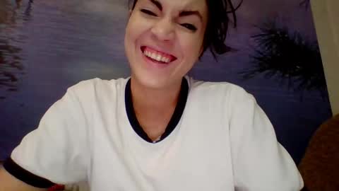 Snapshot of alicetailorrr chatting on May 2026 11:33:01 PM AliceTailorrr online show from May 2026 11:33:01 PM