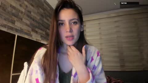 Snapshot of alicewillow chatting on December 2024 02:58:02 AM Alice online show from December 2024 02:58:02 AM