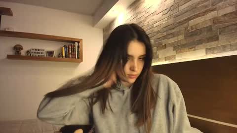 Snapshot of alicewillow chatting on October 2025 11:38:01 PM Alice online show from October 2025 11:38:01 PM