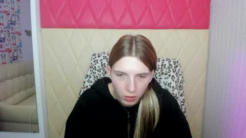 Alice  Princess  online show from April 2026 03:12:01 AM