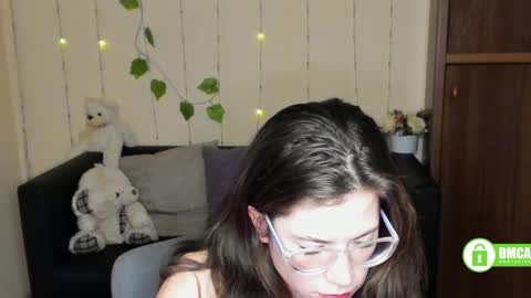 Snapshot of alicia_folow chatting on February 2025 12:41:01 AM Alicia online show from February 2025 12:41:01 AM