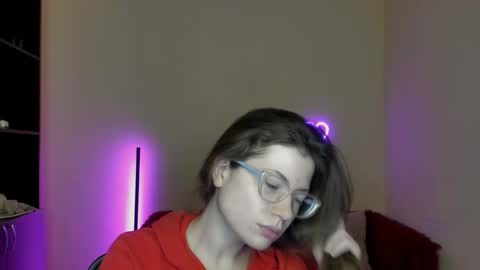 Snapshot of alicia_folow chatting on March 2025 06:24:01 AM Alicia online show from March 2025 06:24:01 AM