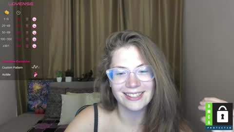 Snapshot of alicia_folow chatting on September 2025 05:35:02 PM Alicia online show from September 2025 05:35:02 PM