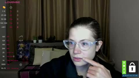 Snapshot of alicia_folow chatting on October 2025 11:27:02 AM Alicia online show from October 2025 11:27:02 AM