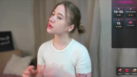 Snapshot of alicia_hines chatting on March 2025 12:37:02 PM Alicia online show from March 2025 12:37:02 PM