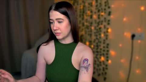 Snapshot of alicia_hines chatting on October 2025 10:39:02 PM Alicia online show from October 2025 10:39:02 PM