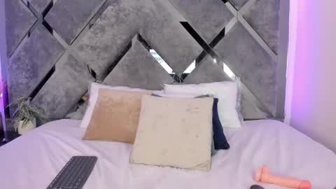 Alice  online show from February 2025 12:37:01 AM