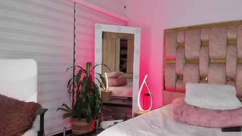 Snapshot of alicia_lang chatting on February 2025 12:29:01 AM Alicia Lang online show from February 2025 12:29:01 AM