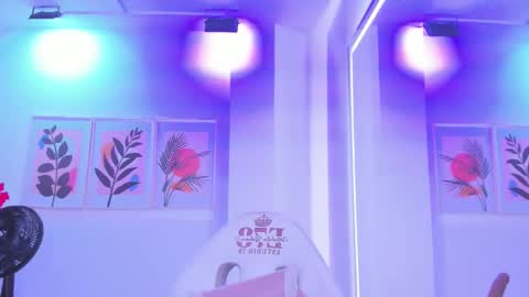 Snapshot of alicia_leclair chatting on September 2025 03:39:02 AM alicia online show from September 2025 03:39:02 AM