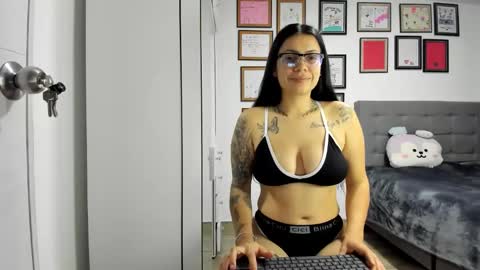 alicia_rainbow online show from June 2026 03:11:01 AM