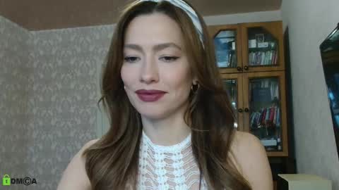 Alicia online show from November 2025 05:45:02 AM