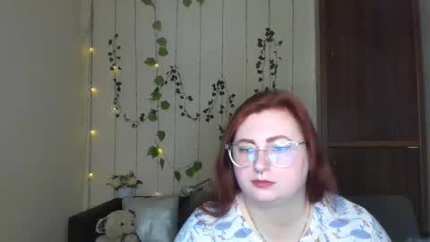 Snapshot of alicia_side_red chatting on April 2026 11:25:02 AM Alicia online show from April 2026 11:25:02 AM