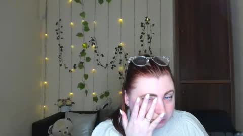 Snapshot of alicia_side_red chatting on April 2026 01:41:02 PM Alicia online show from April 2026 01:41:02 PM