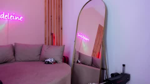 alicia_summer_ online show from June 2026 08:44:01 PM