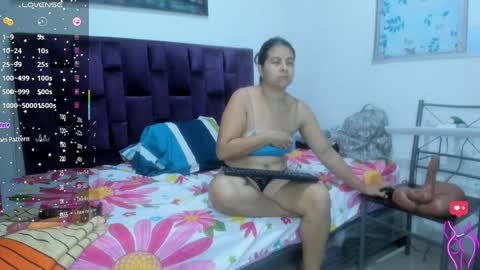 Snapshot of alicia_whittee chatting on April 2026 10:42:01 AM alicia_whittee online show from April 2026 10:42:01 AM