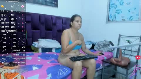 Snapshot of alicia_whittee chatting on April 2026 10:21:01 AM alicia_whittee online show from April 2026 10:21:01 AM